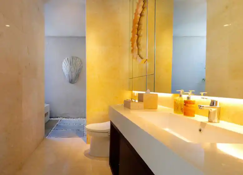 penthouse bathroom