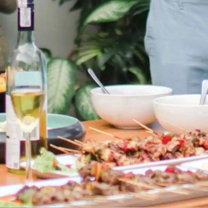 image of dine at vinila